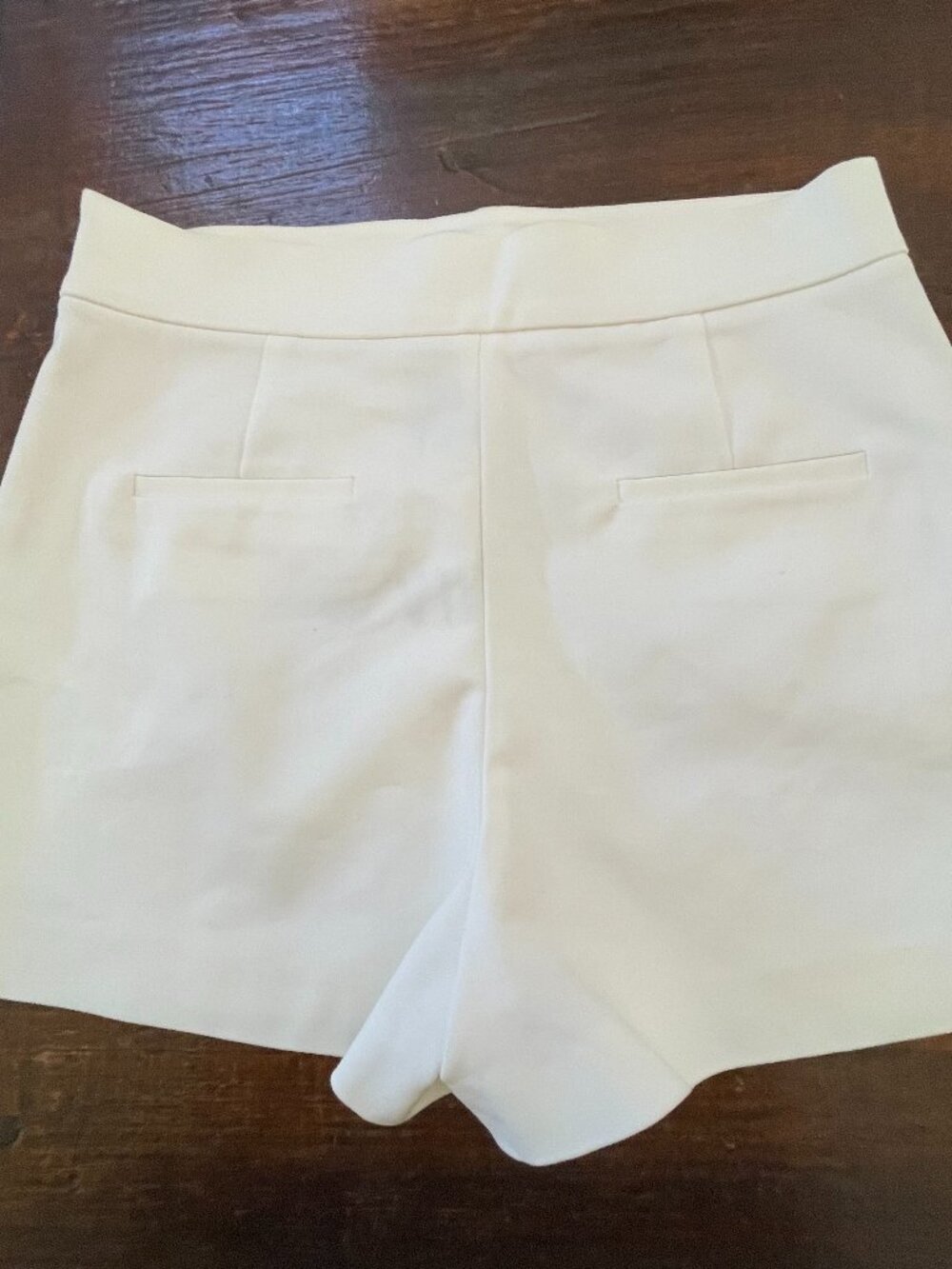 Zara Women's High-Waisted M White Dress Shorts Pockets Size Zipper Ctn-blend NWT - Picture 2 of 7